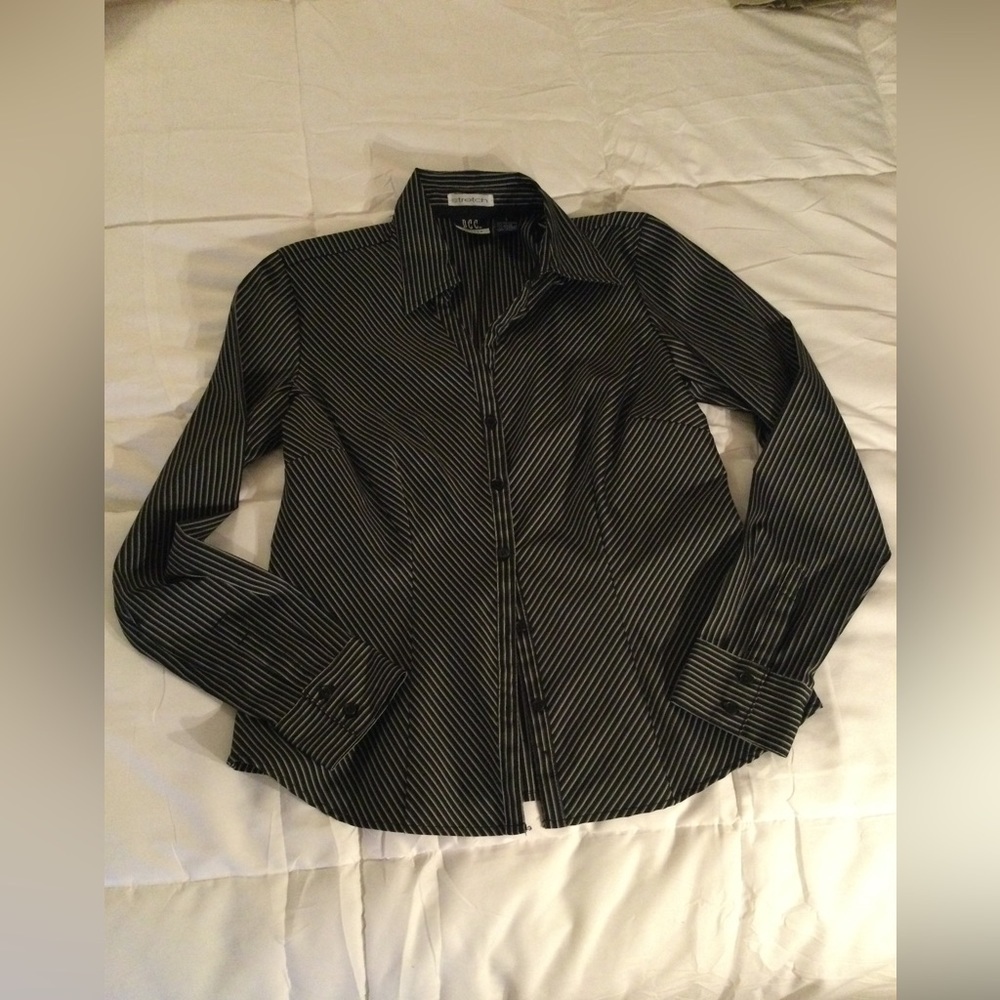 Stretch DCC Women’s black pinstriped blouse size S